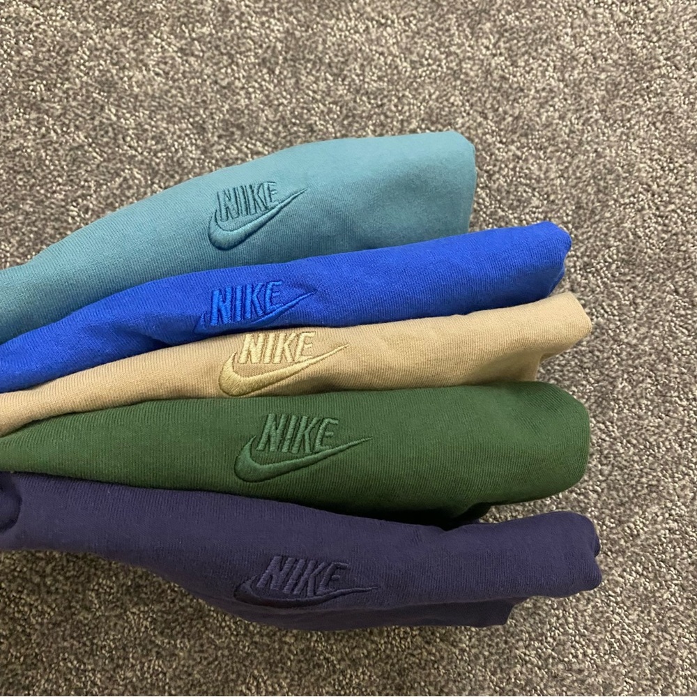 Nike Loose Fit Tee Bundle